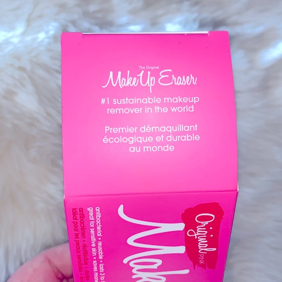 Brand New Magic Makeup Eraser #1Beauty Essential~5-Stars Top Rated- A Must Have! - Picture 10 of 16